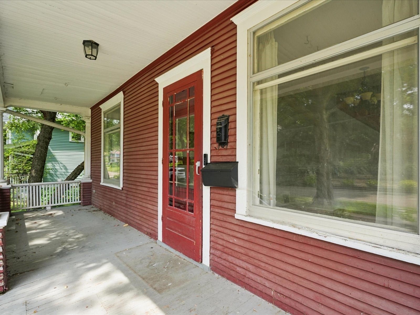 313 2nd St NW