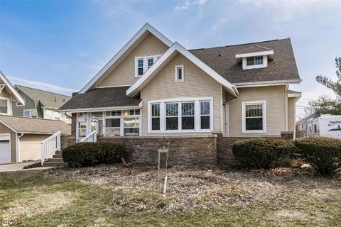 384 21st Street SE Cedar Rapids IA 52403