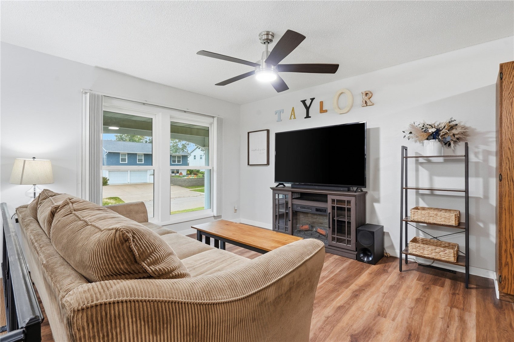 220 Fleetwood Road SW