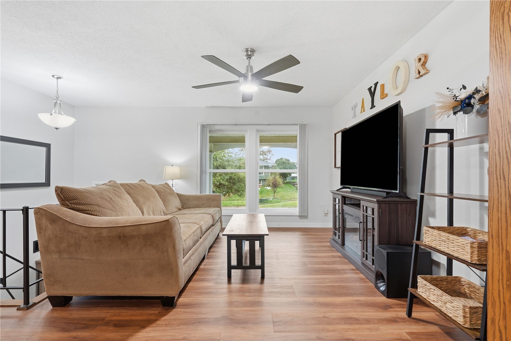 220 Fleetwood Road SW
