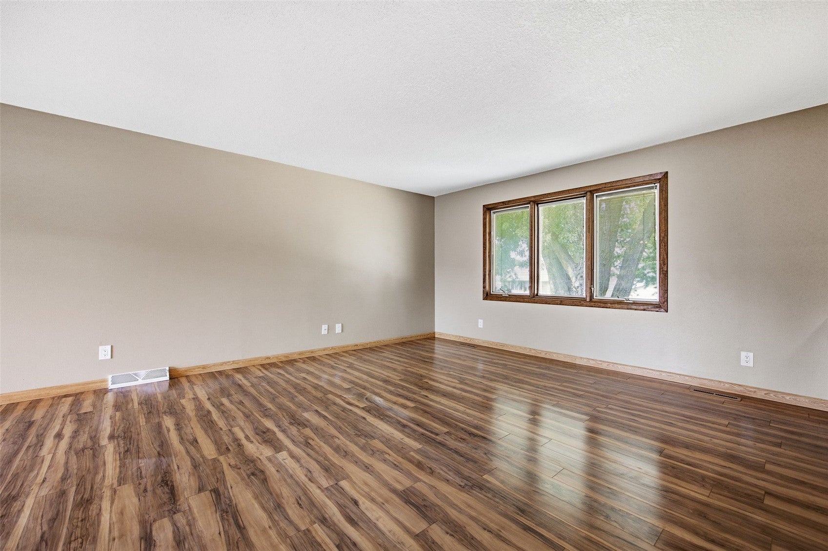 3145 25th Ave.