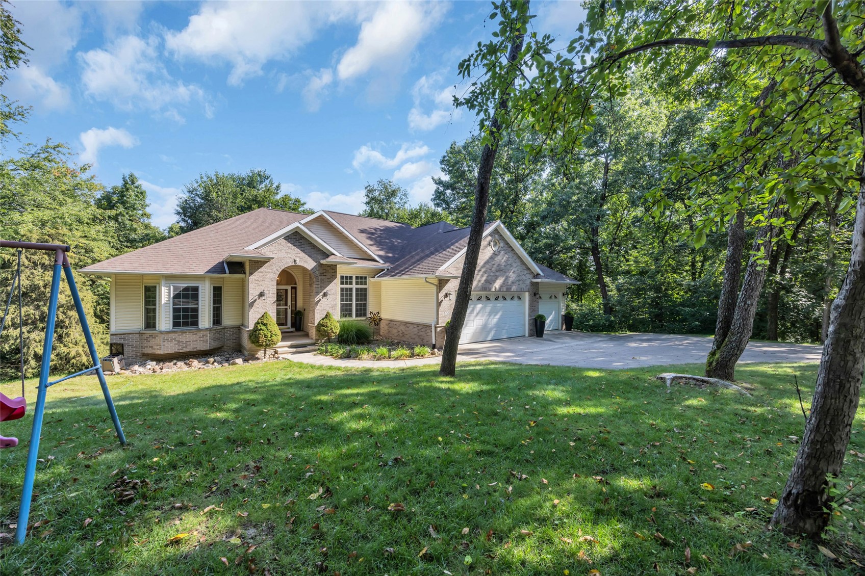 2722 NW Royal Oaks Dr