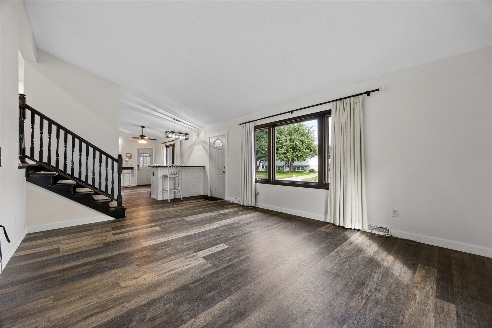 1053 Rainbow Blvd