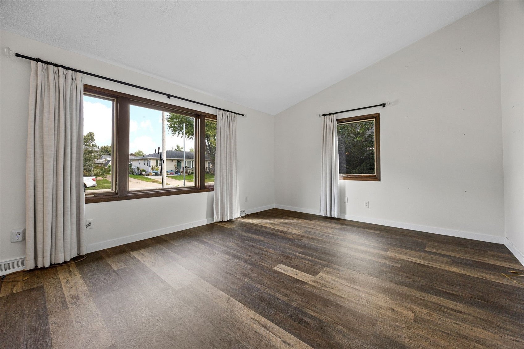 1053 Rainbow Blvd