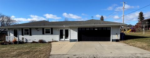 108 S Maple Wyoming IA 52362