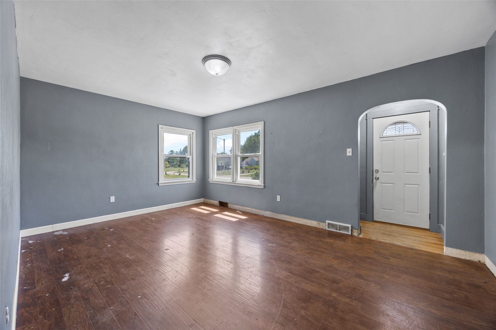 1050 27th Street NE