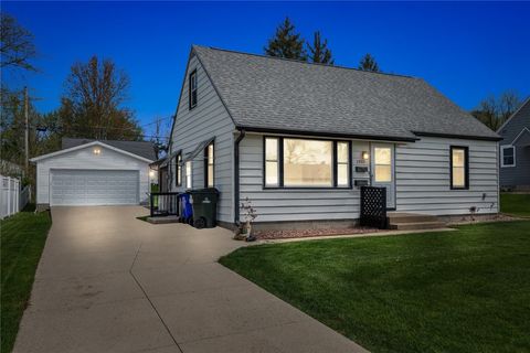 3840 Vine Avenue SE Cedar Rapids IA 52403