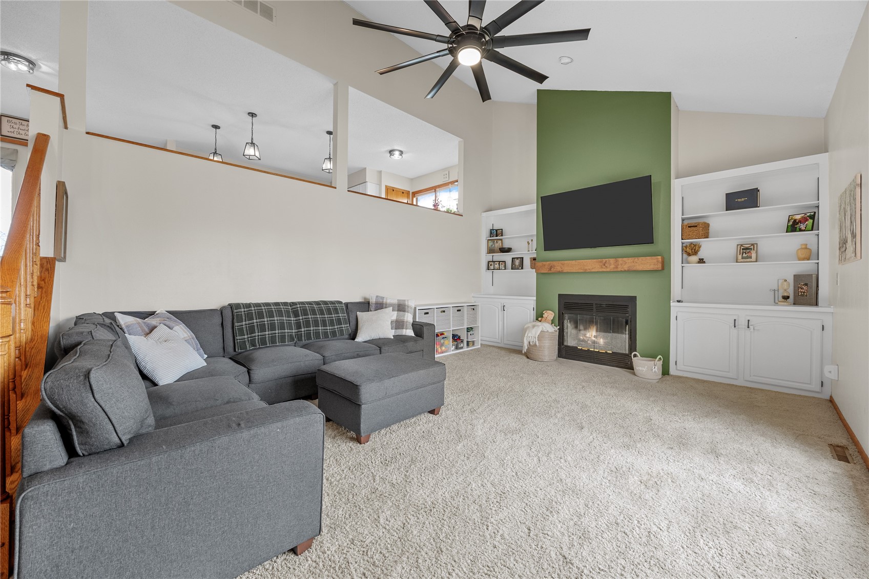 1708 Whitters Way NW