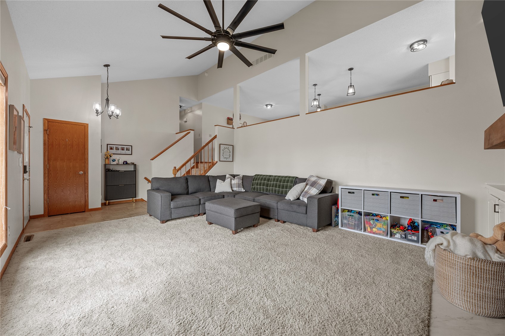 1708 Whitters Way NW