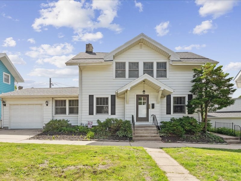1813 3rd Ave. SE