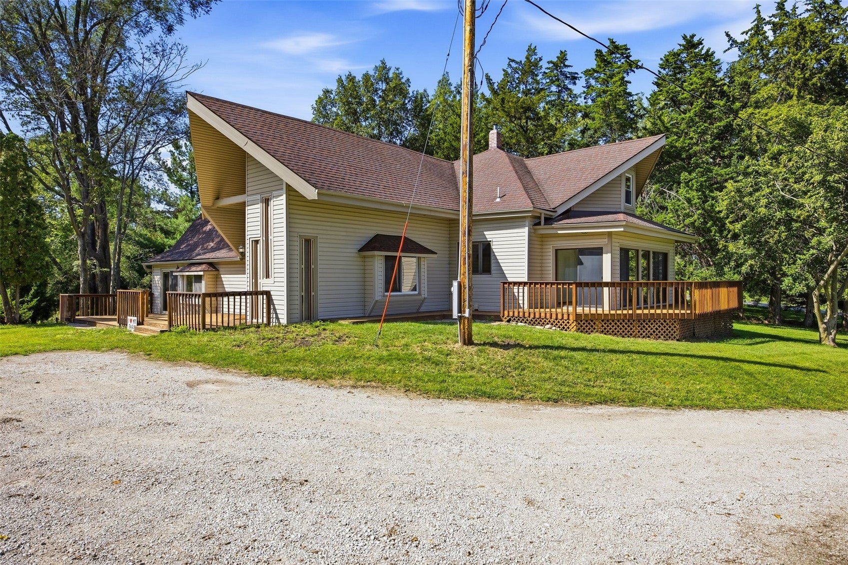 1795 Lake Manor Road NE