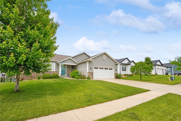 800 BOWHUNTER DR, MARION, IA 52302 - Image b9ea5faeca52b65ae6fac8e029e460ab/1179434066