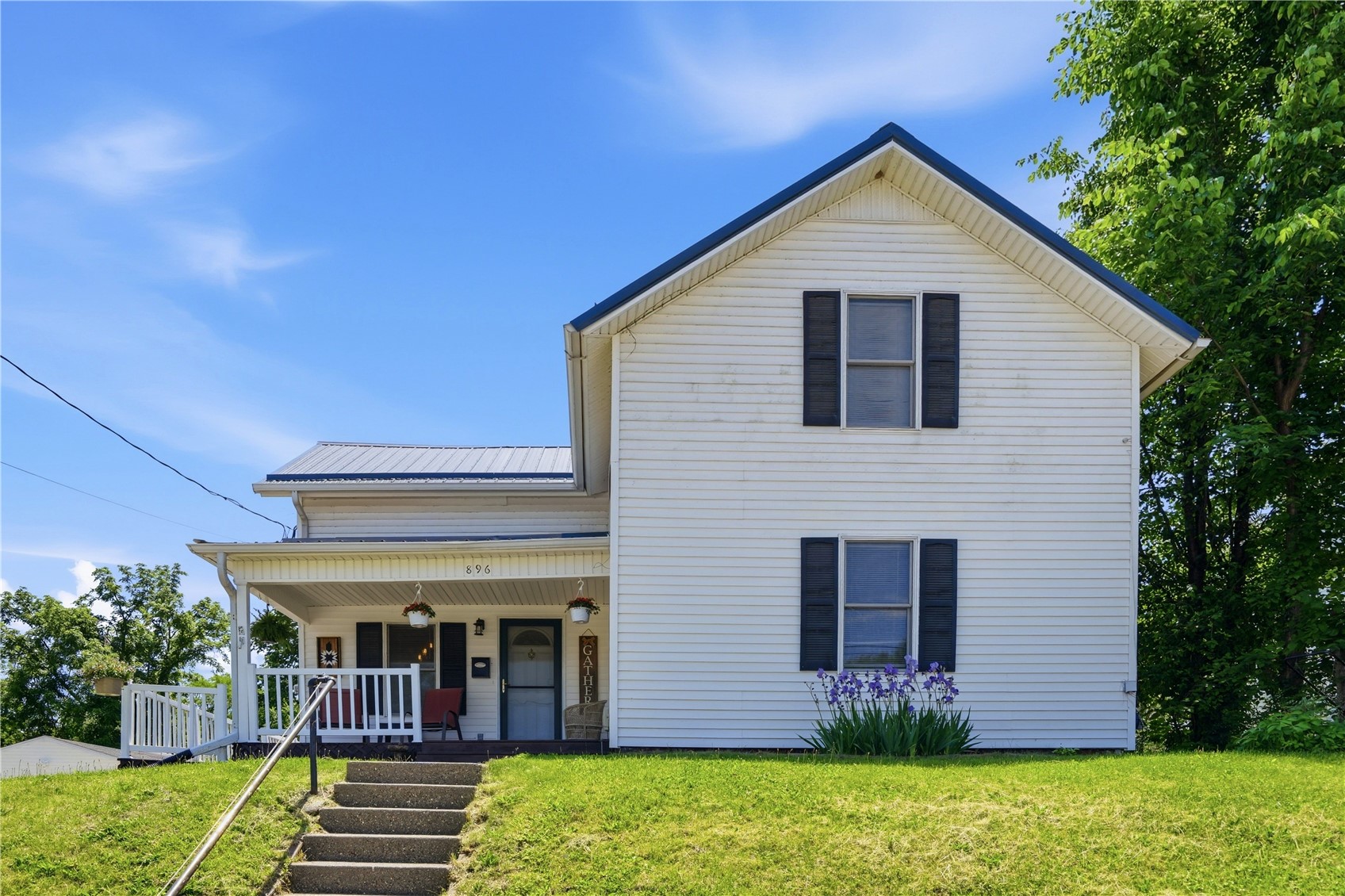 Photo 1 of 28 — 896 Climer Street, Muscatine, IA 52761