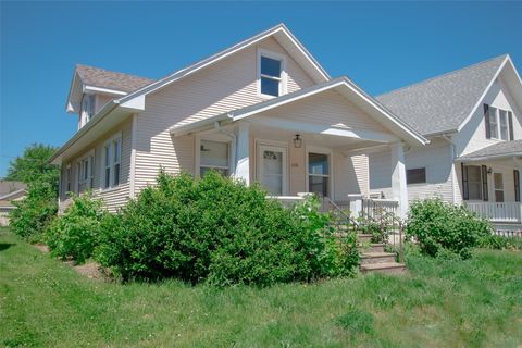136 Bowling Street SW Cedar Rapids IA 52404