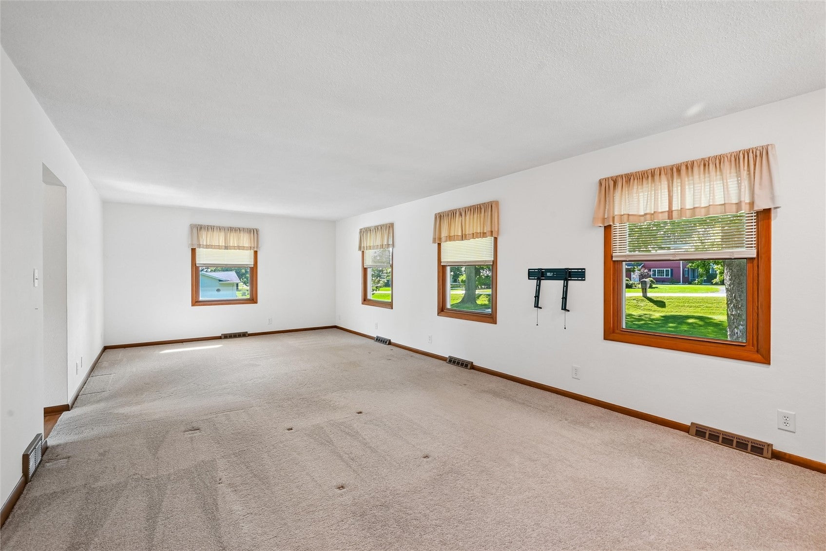 1022 Rolling Glen Drive