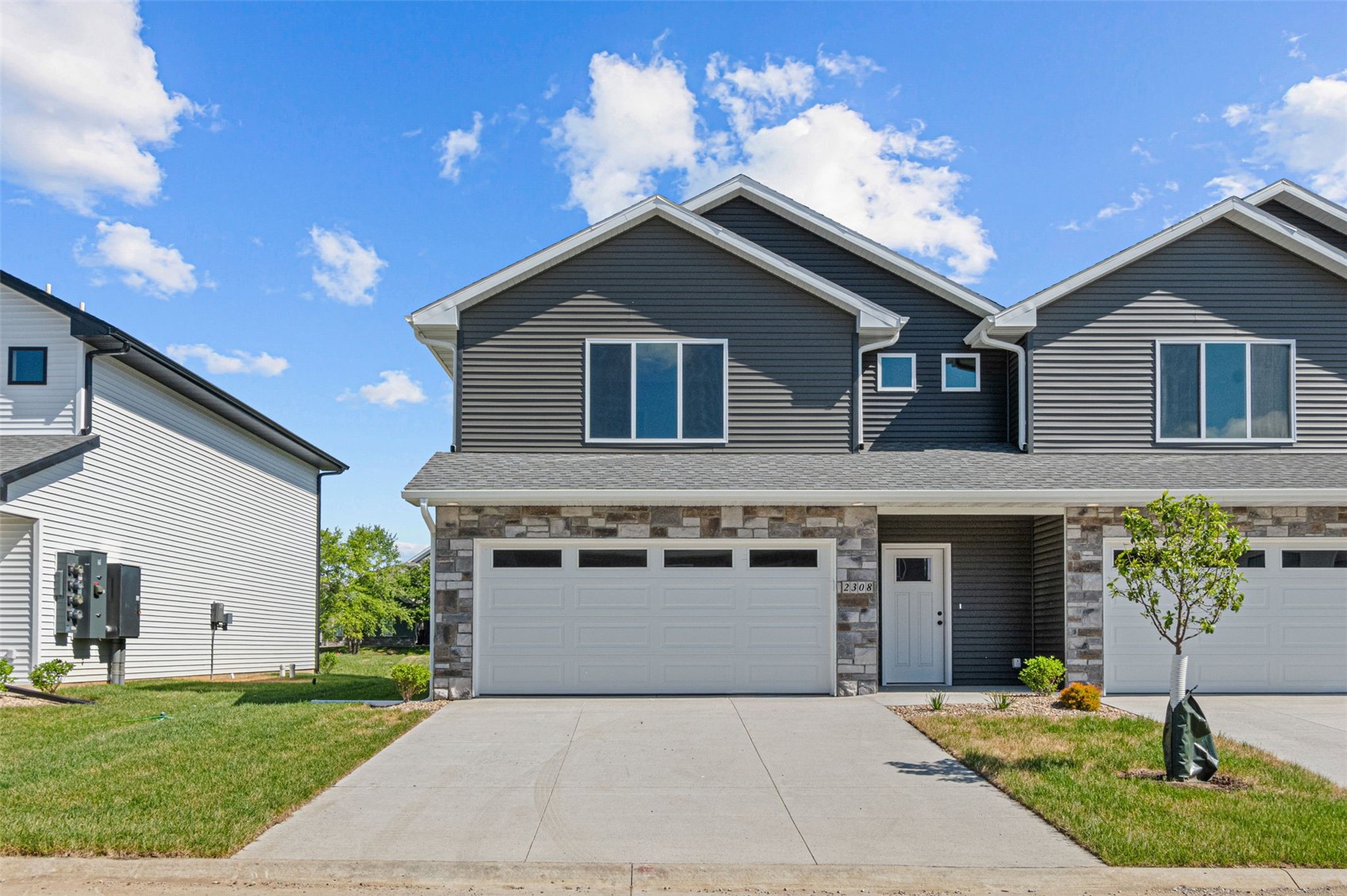 Photo 1 of 28 — 2310 Water Tower PL, North Liberty, IA 52317