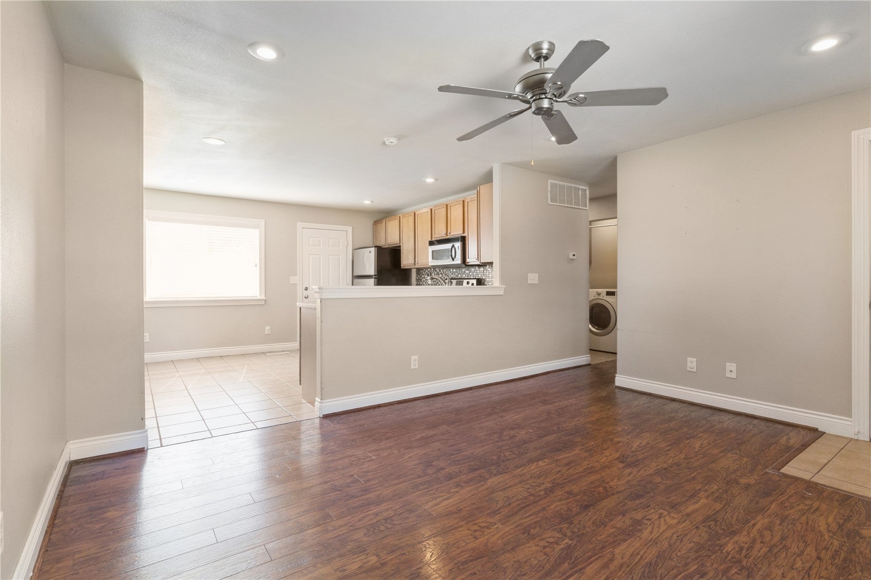 1085 Fairview Dr
