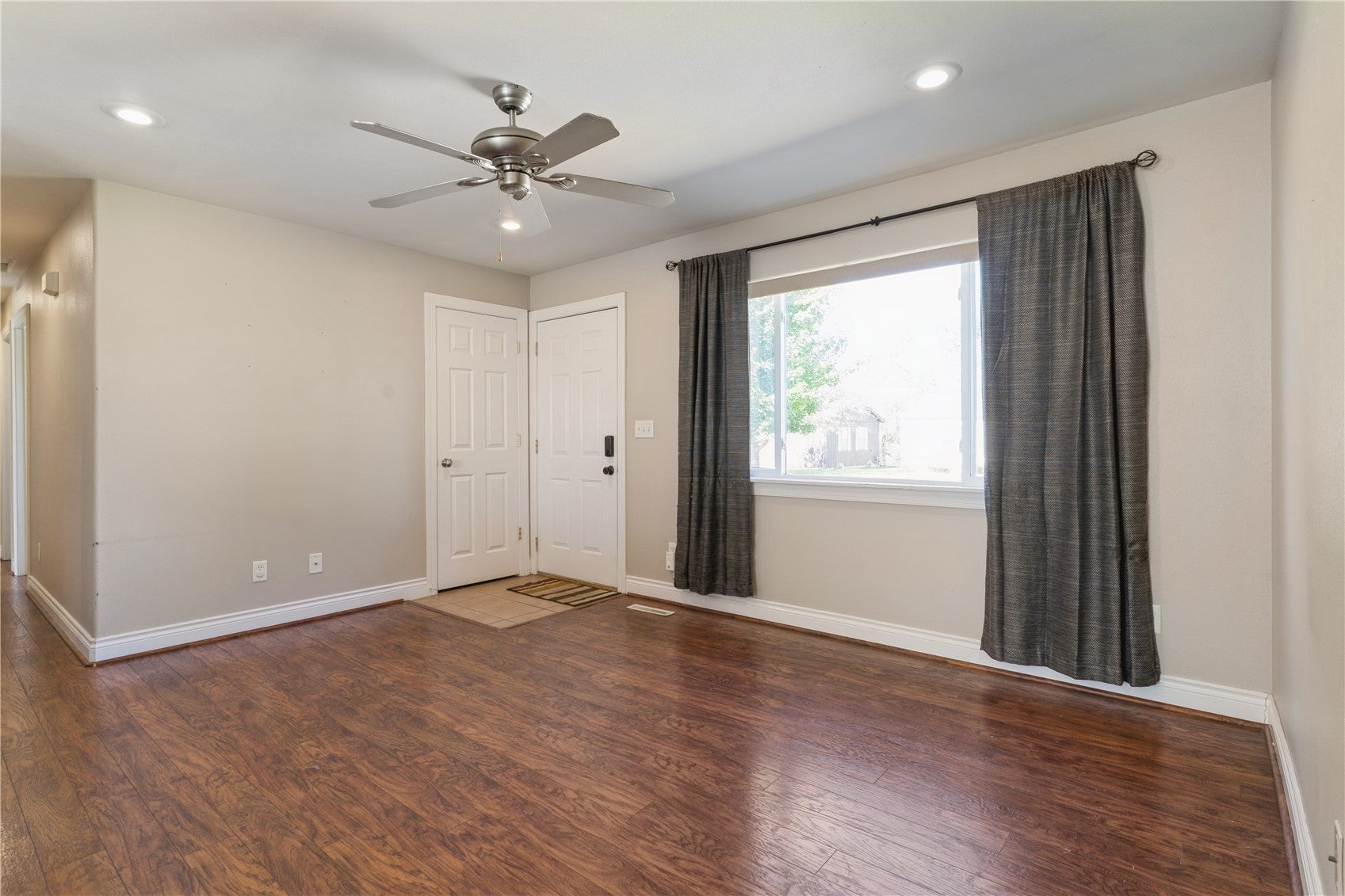 1085 Fairview Dr