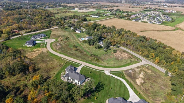 1920 KAYLIN CT, ROBINS, IA 52328 - Image bca8a2163b66ab97c9e31bd0466441d0/1609201729