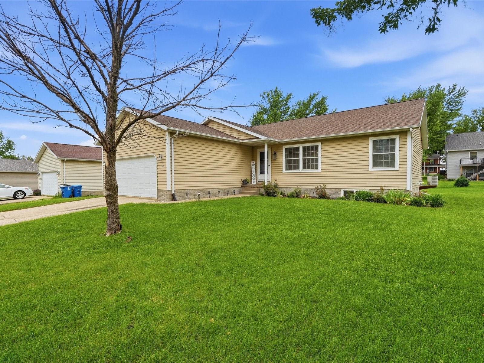 1009 Business 30 SW