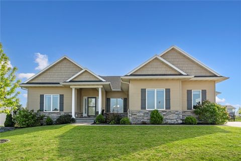 2911 Savannah Drive Hiawatha IA 52233