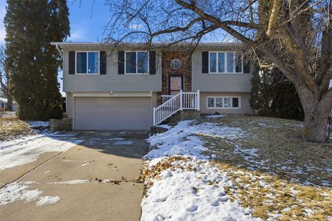 2601 Zika Avenue NW Cedar Rapids IA 52405