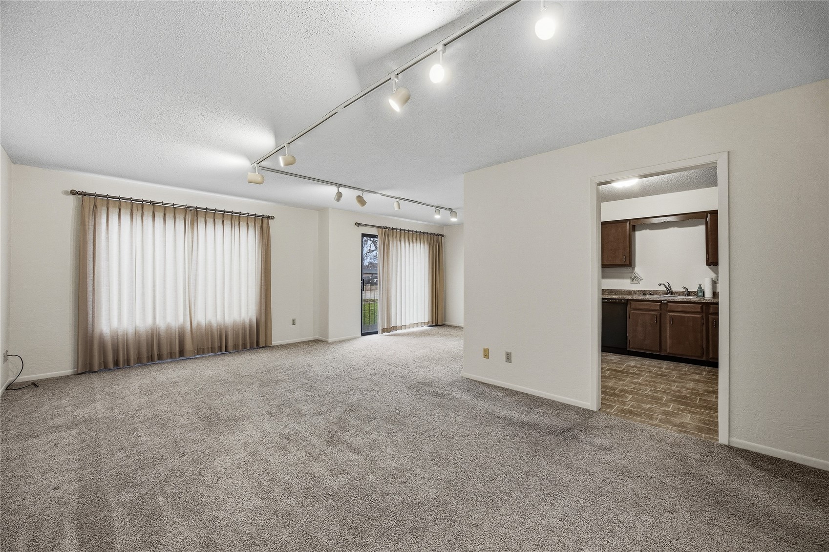 830 Kerry Lane SE 19