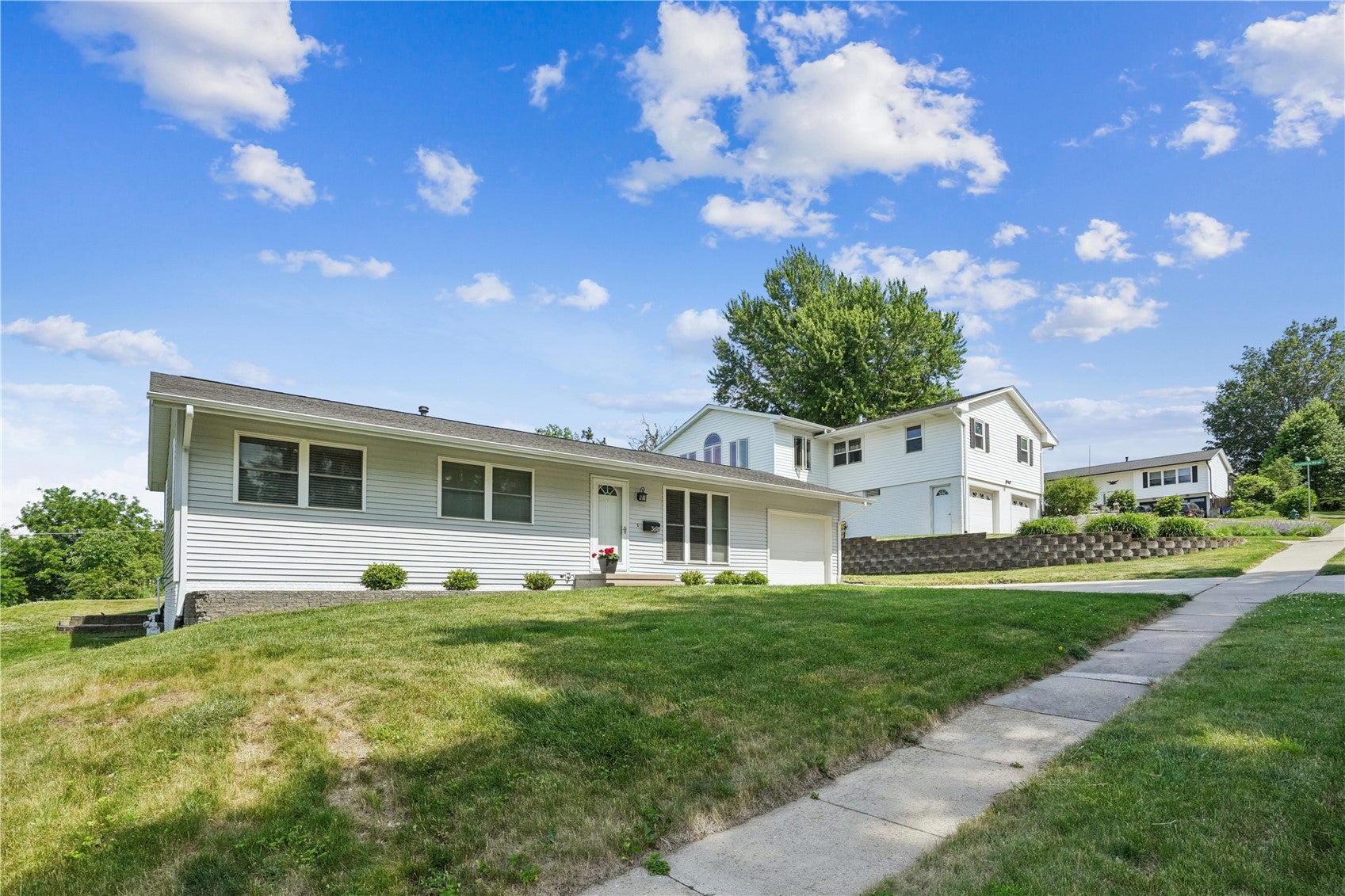 3618 Lynbrook Drive NE
