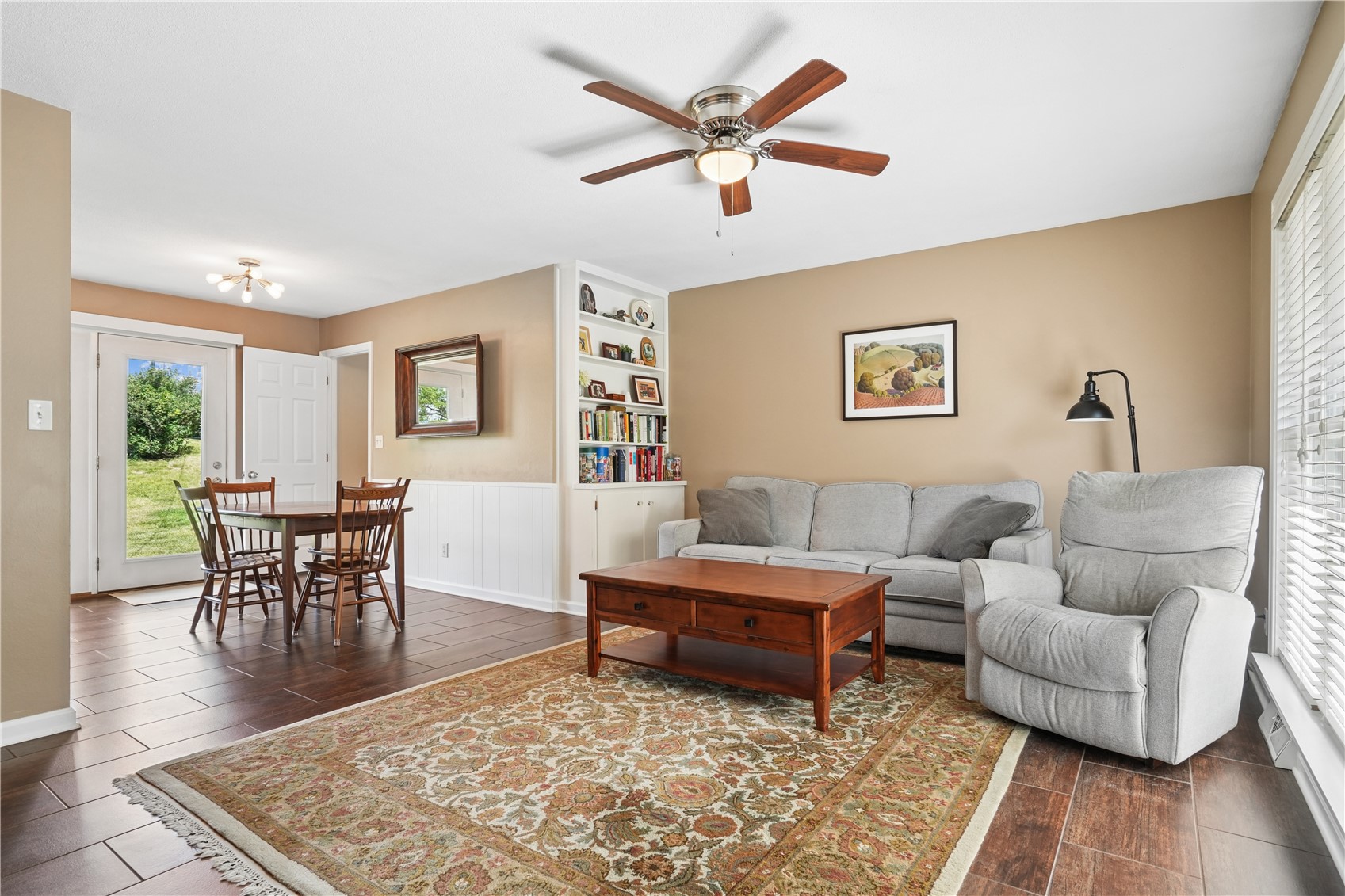 3618 Lynbrook Drive NE
