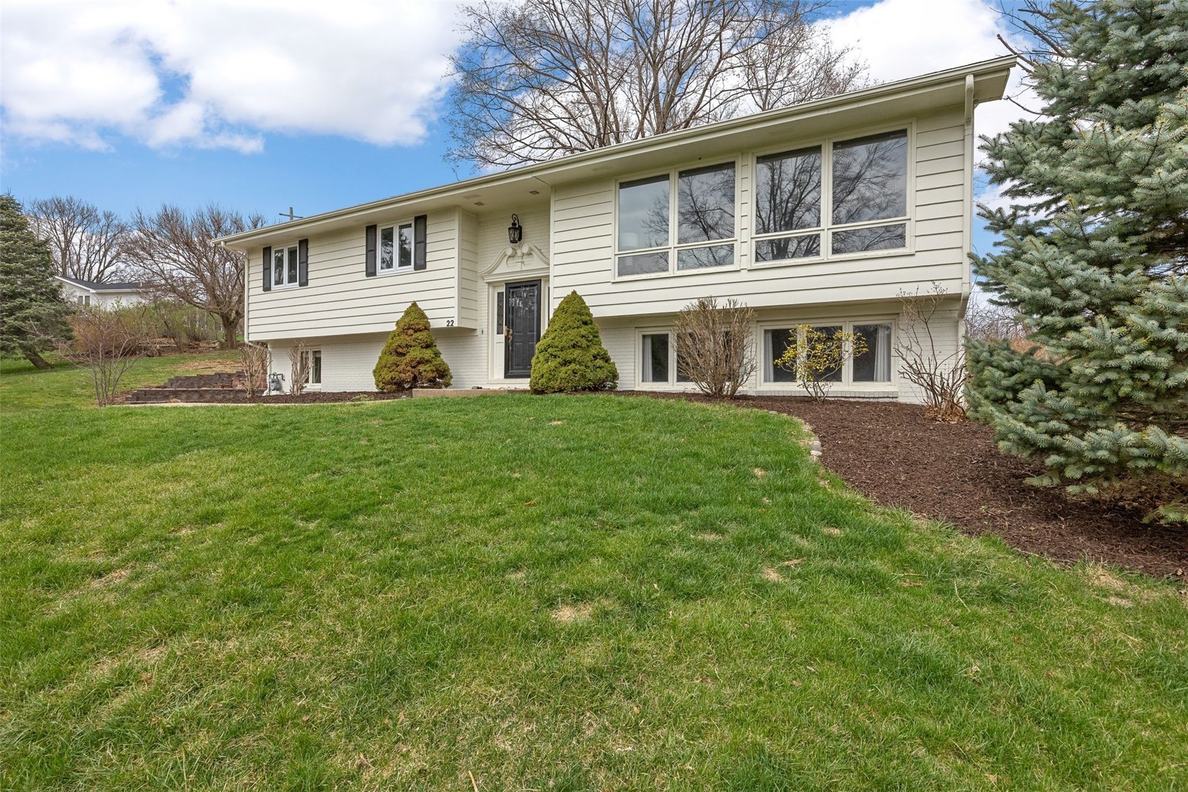 22 Fairview Knoll NE