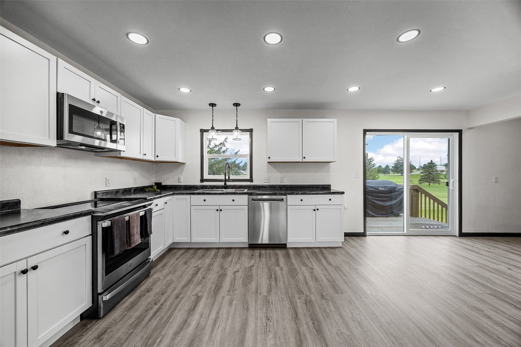 1524 Rainbow Drive