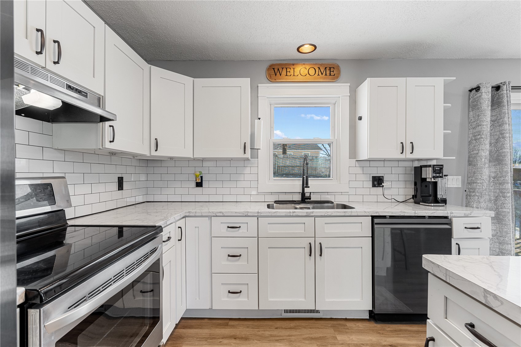 1719 South View Drive NW