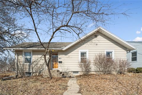 1308 L Ave NE Cedar Rapids IA 52402