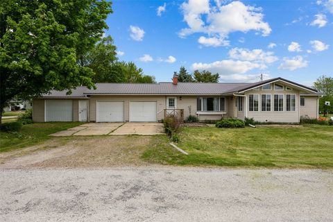 401 Dicken Street Olin IA 52320