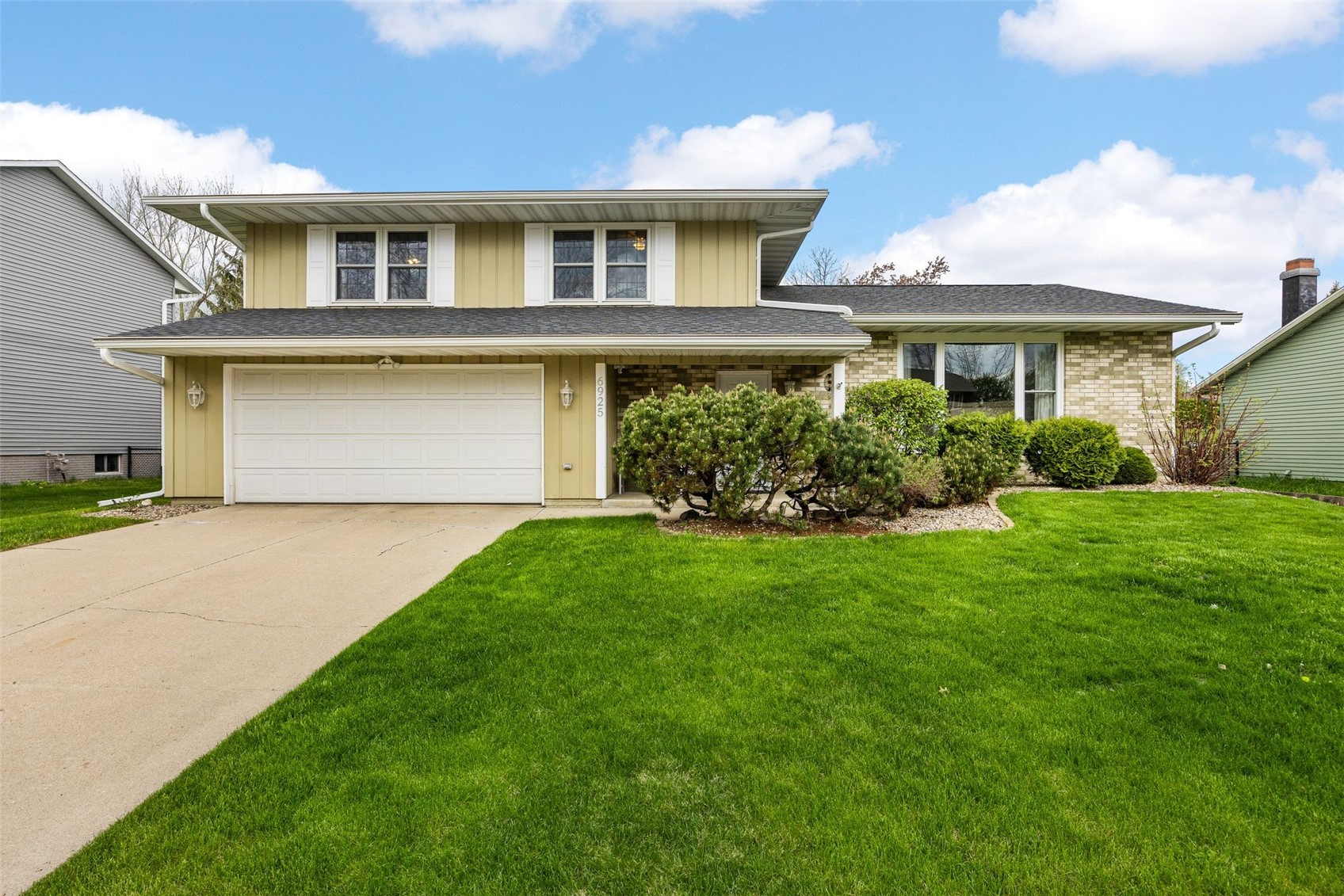 6925 Chelsea Drive NE