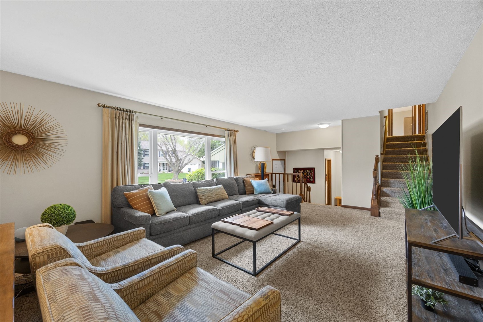 6925 Chelsea Drive NE