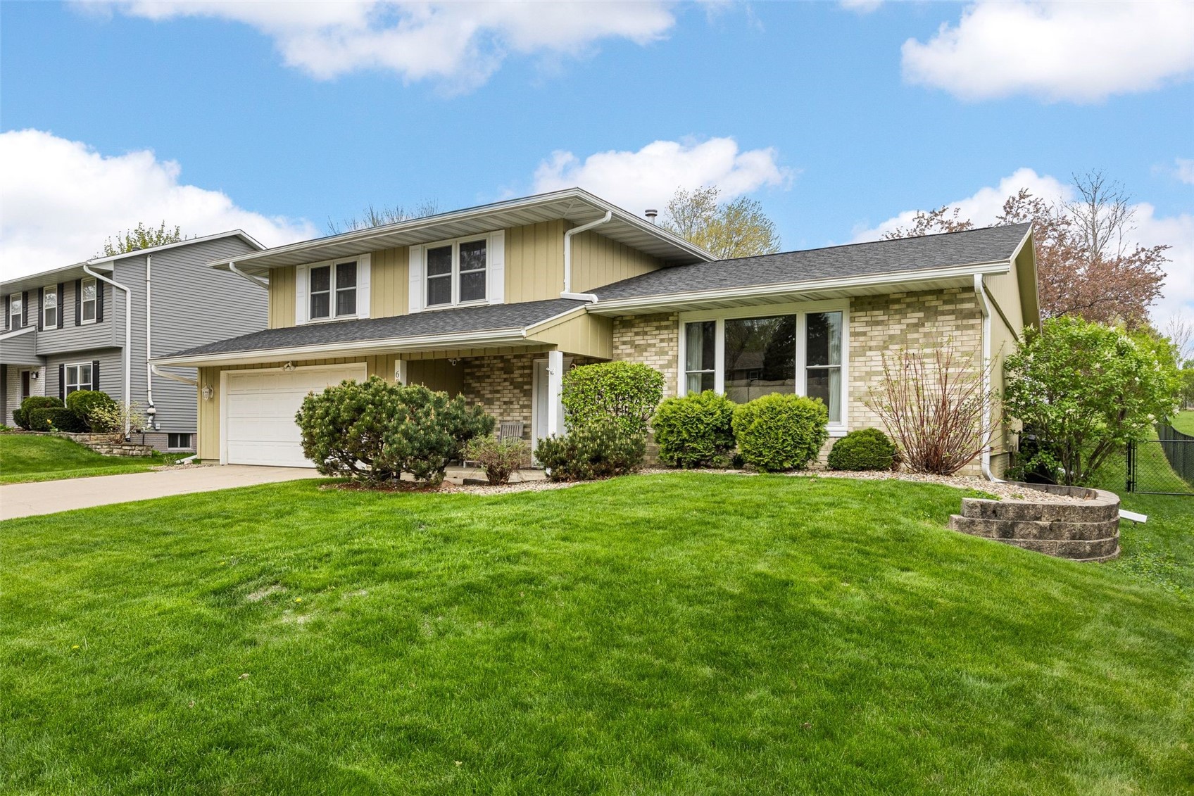 6925 Chelsea Drive NE