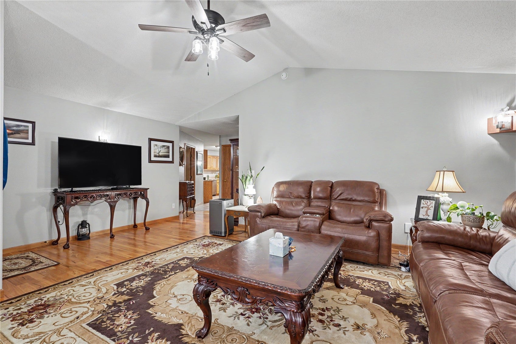 811 Valley Court