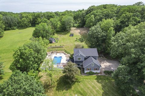 1432 Hickory Hollow Road NE Solon IA 52333