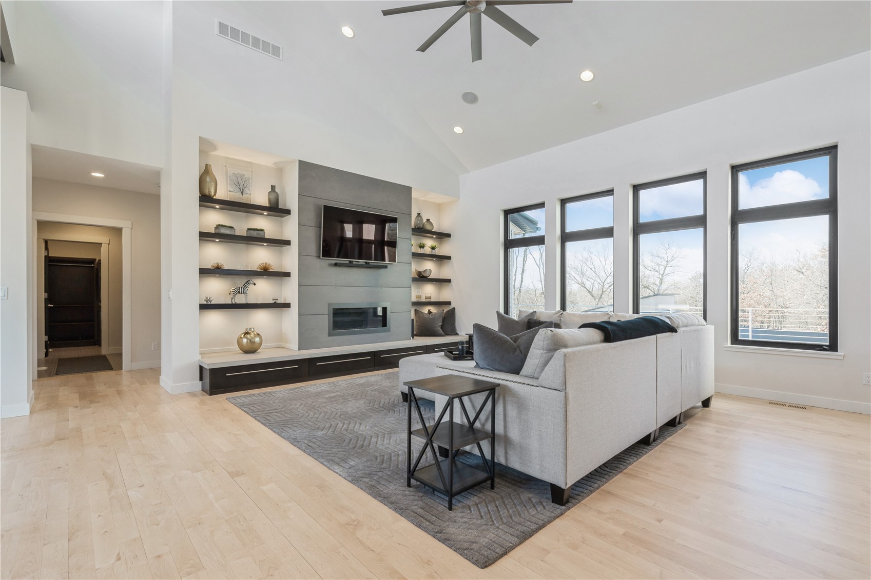 1350 Spring Ridge Ct NE