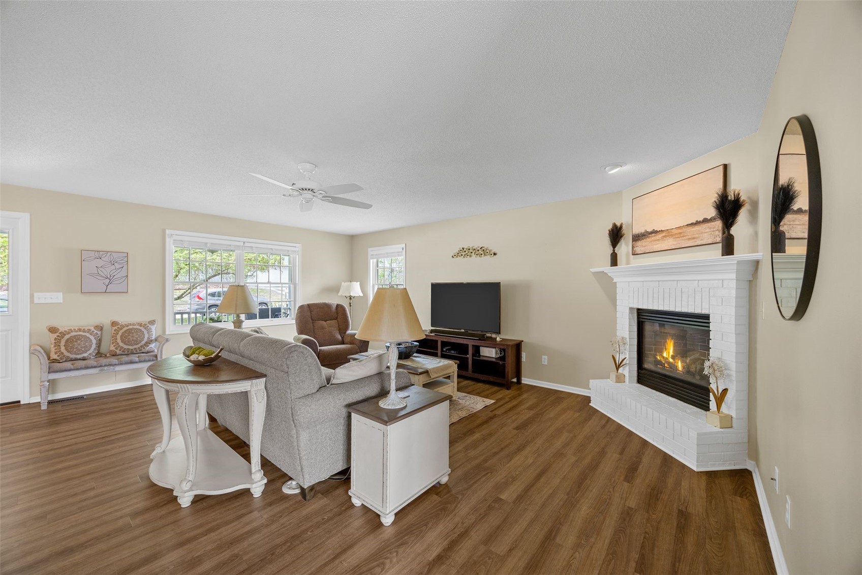 1926 Meadow Ridge Lane