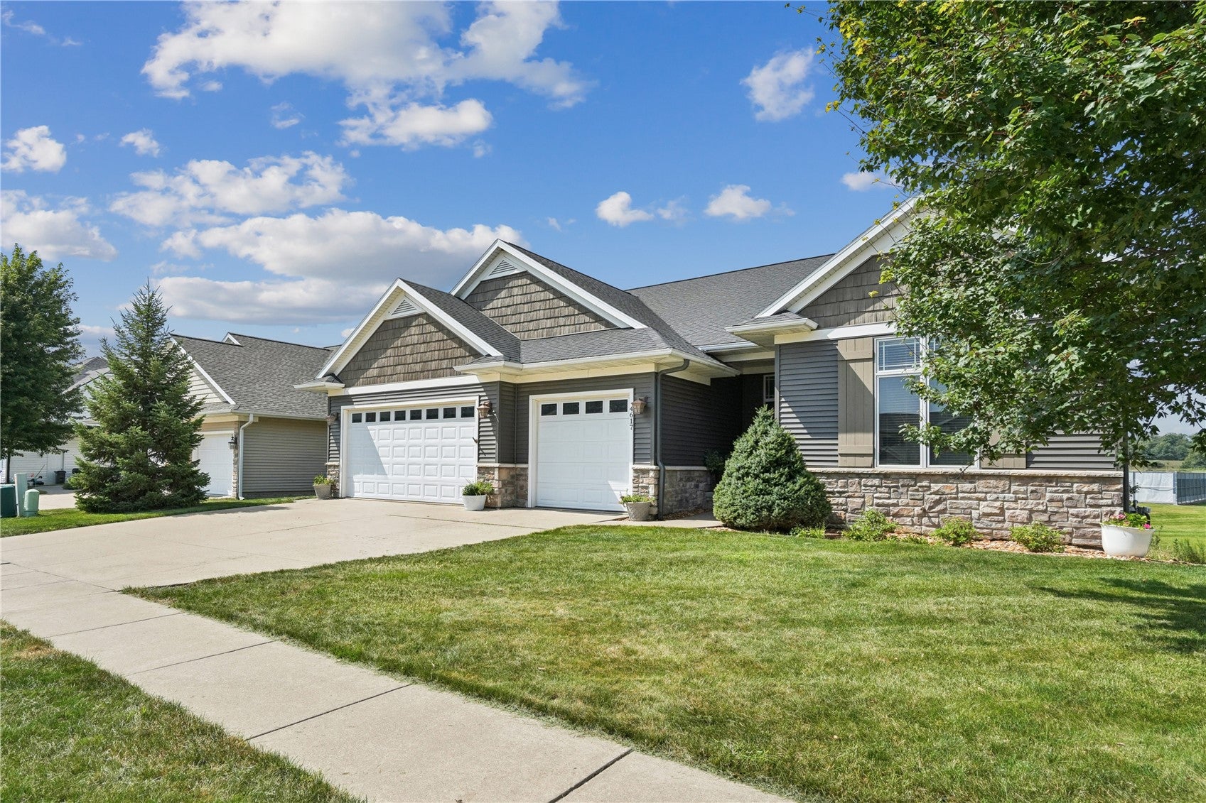 4617 Oak Creek Ct NE
