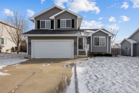 3425 Falcon View Road SW Cedar Rapids IA 52404