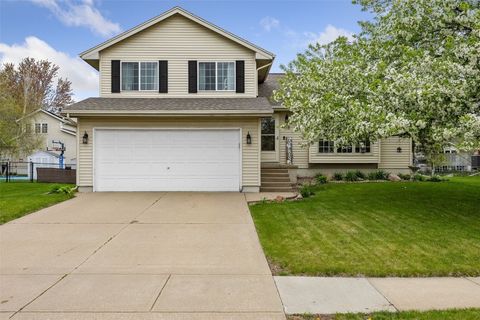 618 Huntington Ridge Road NE Cedar Rapids IA 52402