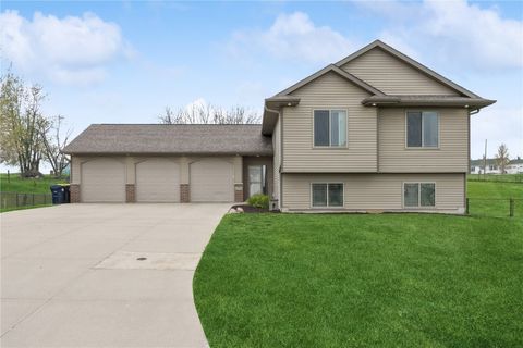 4594 Creekview Trail Palo IA 52324