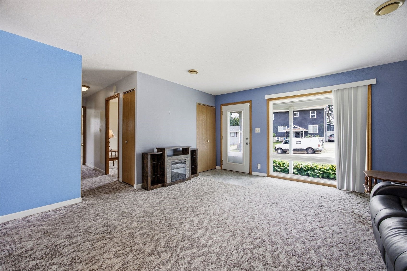 900 S 6th Street
