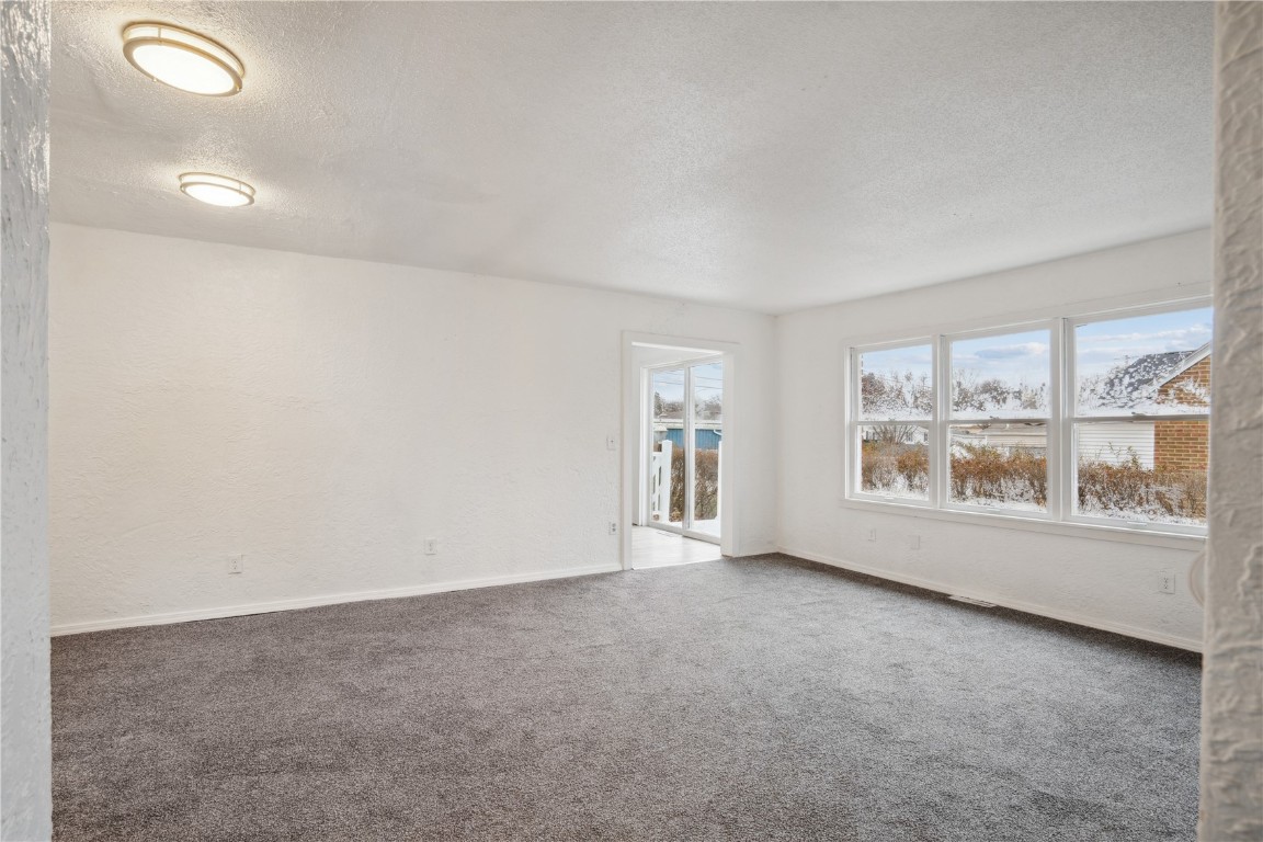 105 N High St