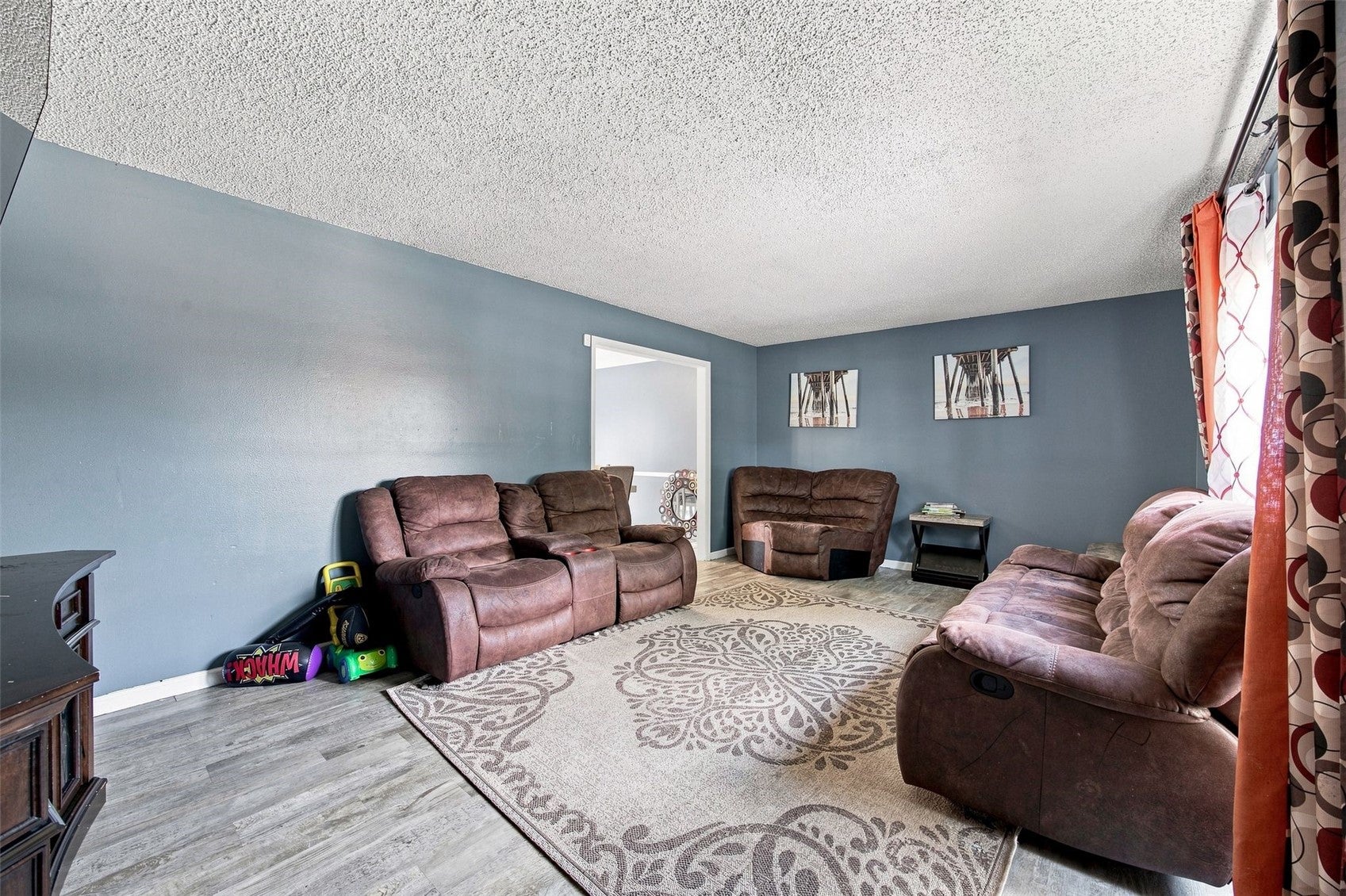6921 Larkwood Drive NE