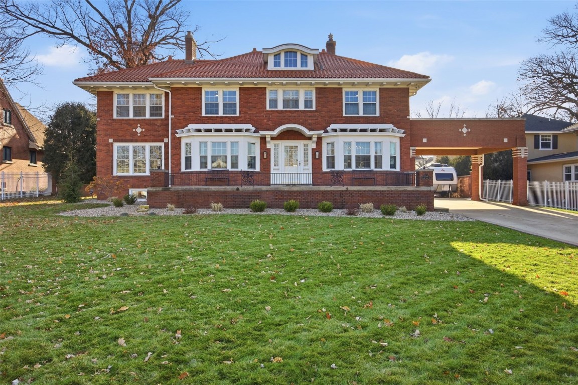 2249 Grande Avenue SE