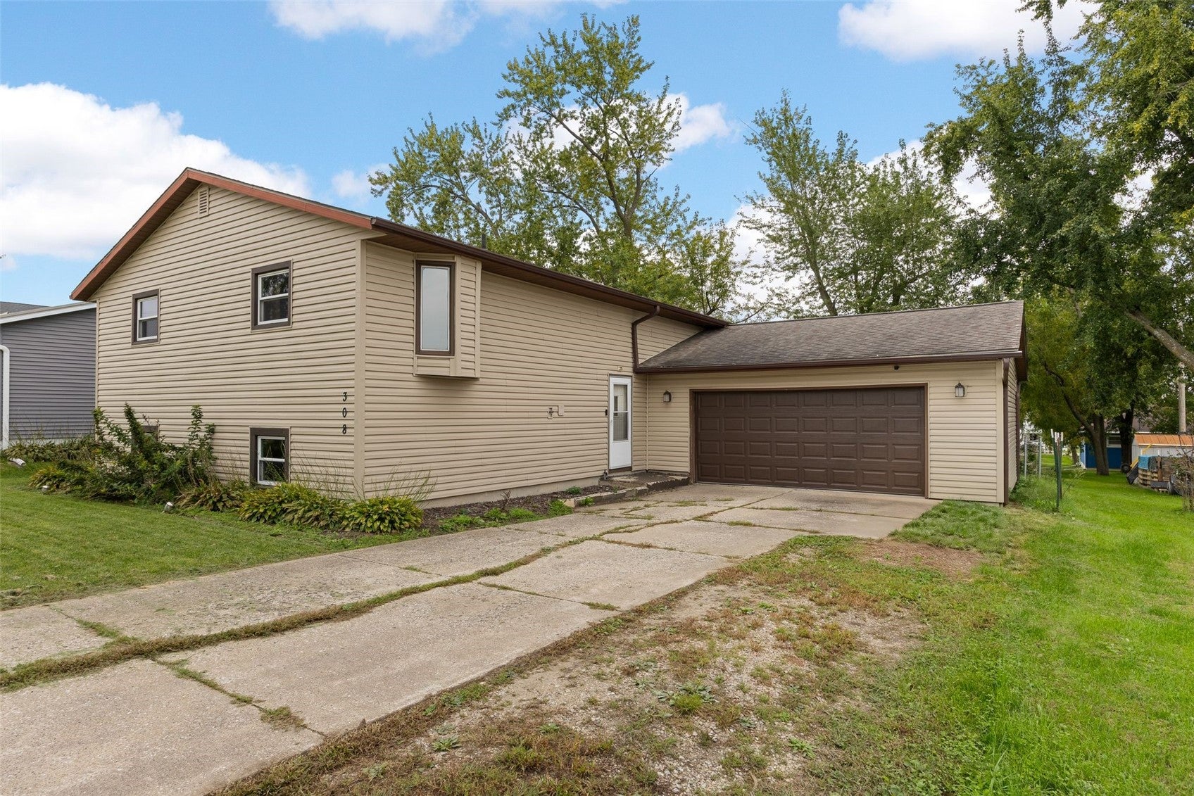 308 NW Cottage Street
